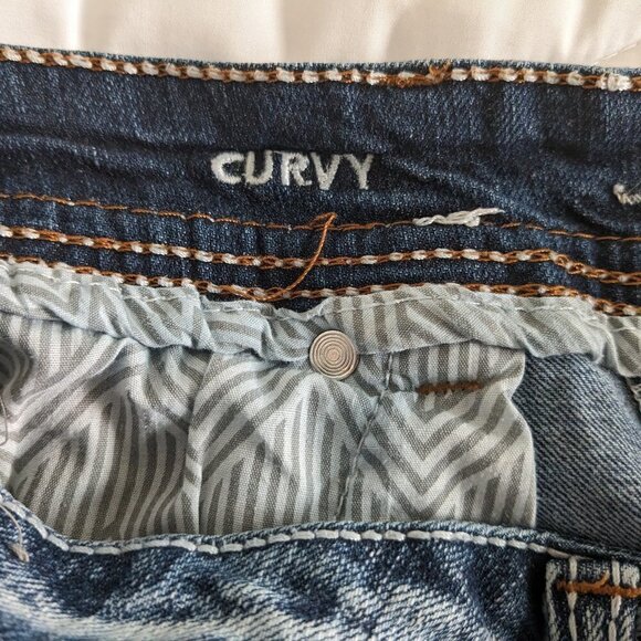 Vanity Premium Collection Curvy Jeans Cropped Capri Distressed Women's Size 28 - Picture 11 of 16
